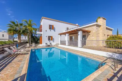 Image de Coral Olympus Hera - Quatre Chambres Villa, Couchages 8