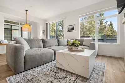 Image de The Silver Fox | Private Hot Tub | Walk to Beach