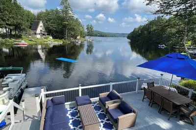 Image de Lake Front Retreat with Deep Water Dock