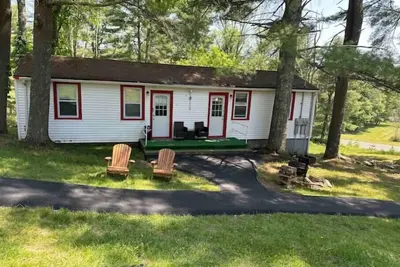 Image de Great place up state, 2 bedrooms house for group and family. Unit B