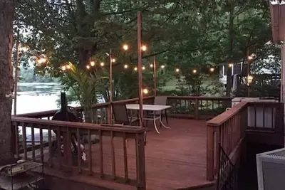 Image de Lakefront Designer House in Pine Plains, Ny.