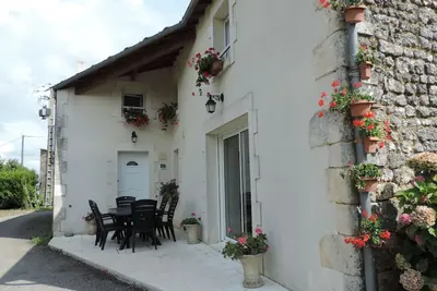 Image de Maison sur propriété viticole, avec piscine chauffée