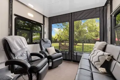 Image de Waterfront Getaway, Dock Your Boat & Play!