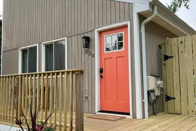 Image de London Towne Bungalow w/Loft - Walk to the Beach!