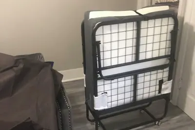 Image de Nice little hideaway close to all the downtown amenities