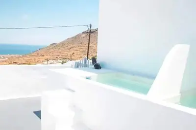 Image de Magical Santorini Villa | 1 Bedroom | Deluxe Suite | Beautiful Sea Views & Air-Conditioning | Finikia