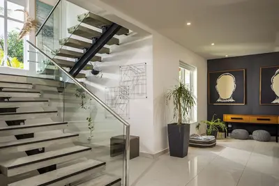 Image de Luxury Villa 2m walk from the beach Full Access Millennium Hotel. Pet Friendly.