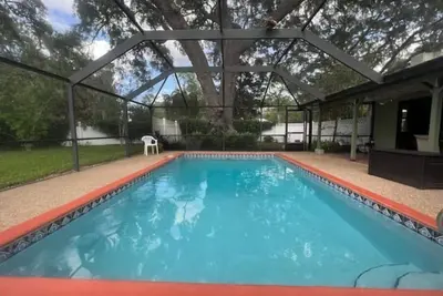 Image de Poolside Family Retreat- Near the Springs & Ocala National Forest. Pet friendly