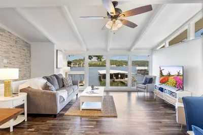 Image de Private Dock & Fireplace Steps from Osage Beach
