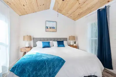 Image de Villa D'Azur Romantic Tiny House + Outdoor Games + Near Lake Guntersville