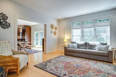 Image de Furnished Patio: Family-Friendly Cape Cod Home!