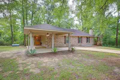 Image de Peaceful Lucedale Hideaway on Private Acerage!