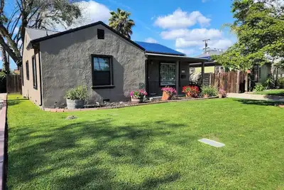 Image de 2/1 Cozy Home in the Heart of the City