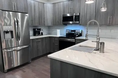 Image de Yanne's Place® | Dual-Lounge