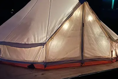 Image de Glamping tent by the river