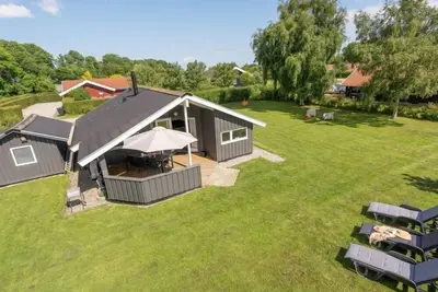 Image de \"Niska\" - 300m from the sea by Interhome