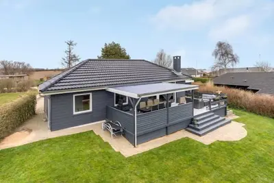 Image de \"Aloisia\" - 300m from the sea by Interhome