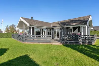 Image de \"Sylvana\" - 400m from the sea by Interhome