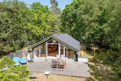 \"Osa\" - 150m from the sea by Interhome