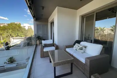 Image de Appartement \"Sunny Panorama\" avec vue sur la mer, piscine partagée et Wi-Fi