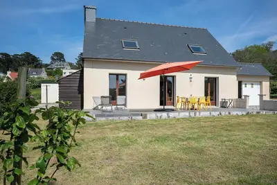 Image de Maison de vacances 'Le Clos Penvern' avec vue sur la mer, terrasse privée et Wi-Fi