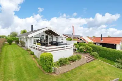 Image de \"Heimeram\" - 150m from the sea by Interhome