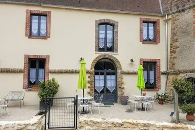 Image de Gîte spacieux 200m² en ferme rénovée avec terrasse, à proximité de Montfort l'Amaury et Thoiry