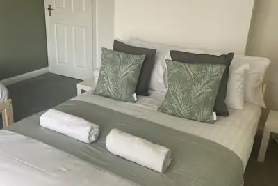 Image de Perfect home for contractors, private large drive