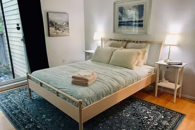 Image de Charming 2-bdrm Apartment with Balcony