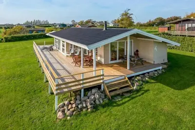 Image de \"Arton\" - 300m from the sea by Interhome