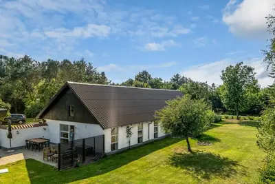 Image de \"Rebecca\" - 1. 5km from the sea by Interhome