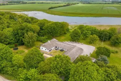 Image de \"Tatiane\" - 10km from the sea by Interhome