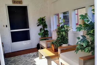 Image de Tranquil 4 bedroom fully furnished home located 35 miles from Panama City Beach.