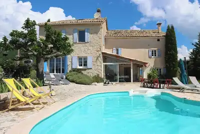 Image de Maison de campagne au calme pour12 personnes avec piscine privée