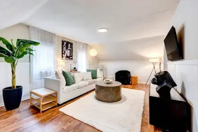 Image de Easy Parking • Self Check In • Pets Welcome