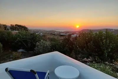 Image de Eric's Retreat, Cosy, Spacious 60m2, sunset view. \n