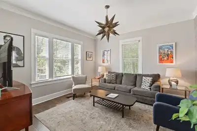 Image de Bungalow On Overton Square