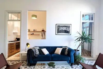 Image de Nicely Tiled Apt Beirut 4br w/24/7power