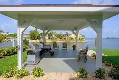Image de Dunedin Causeway Waterfront Community Completely Remodeled 2Bed/2Bath Pool/Bikes