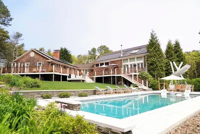 Image de Personal Southampton Resort! Awesome Pool and Spa! You’ll never want to leave!