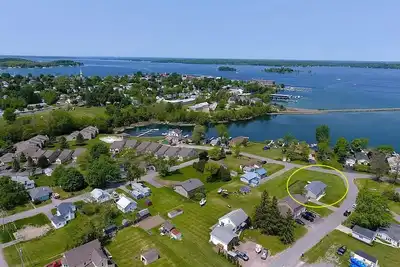 Image de Cute 3br/2ba home located in the Village of Clayton with dock rental available