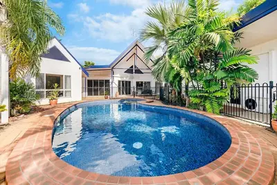 Image de An Absolute Poolside Break by Casuarina Beach