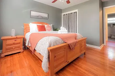 Image de Spacious Bungalow Near Capitol, Campus & Hospitals, Pet Friendly.
