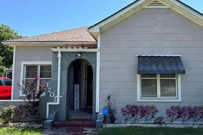 Image de Stay in Our Quaint Cottage Retreat for a Memorable Escape!