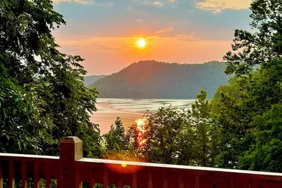 Image de The Shoreline Lake House on Center Hill Lake! Chl's Waterfront Rental!