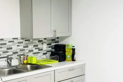 Cheerful two  bedrooms apt mins to ubs stadium