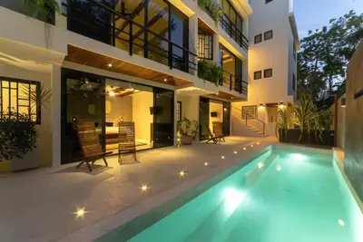 Image de Entire building in Tulum downtown - Private rooms - Swimming Pool + Ac\n