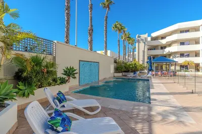 Image de Sandcastles w/ Ocean Views & Pool