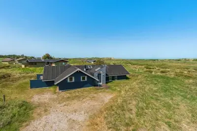 Image de \"Henri\" - 500m from the sea by Interhome