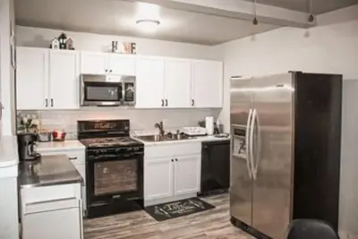 Image de 5minute drive from downtown! Family friendly space! \n